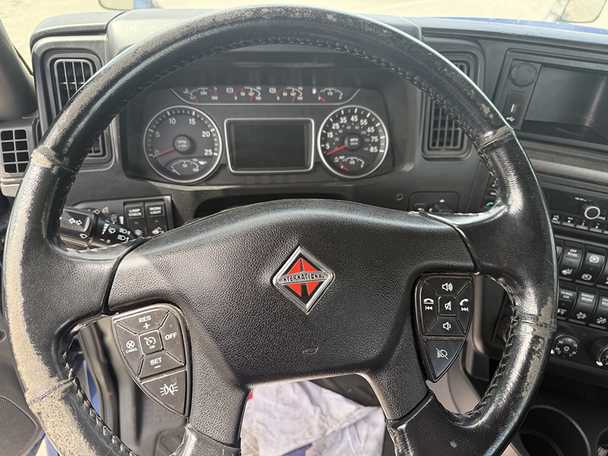 2023 International LT62F 1784737381915 2023 International LT62F 1784737381915