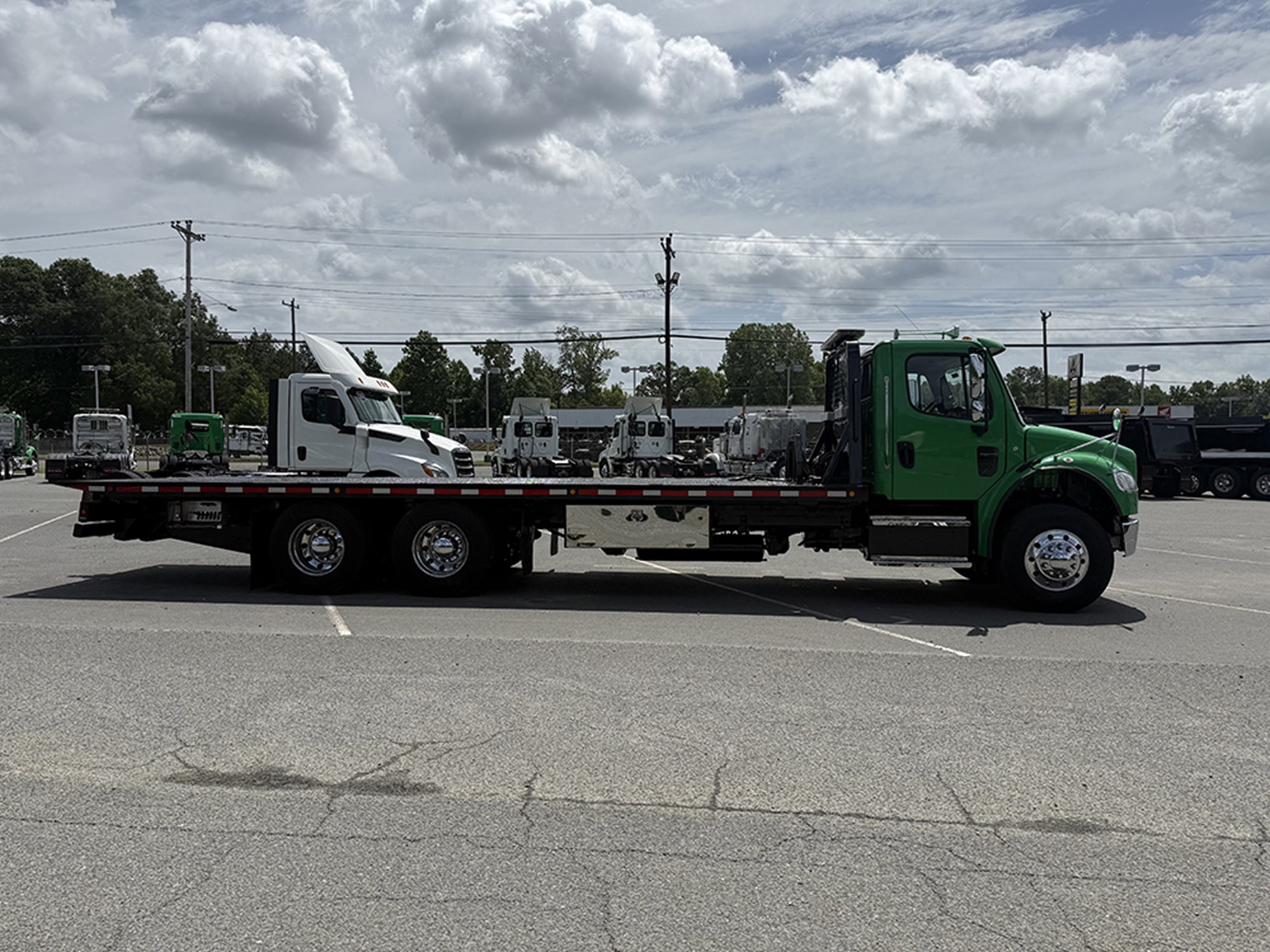 2019 Freightliner M2 2019 Freightliner M2 - image 3 of 6