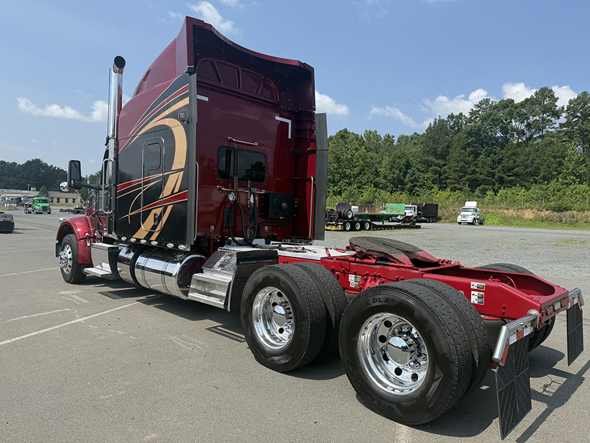 2023 Peterbilt 567 2023 Peterbilt 567 - image 6 of 6