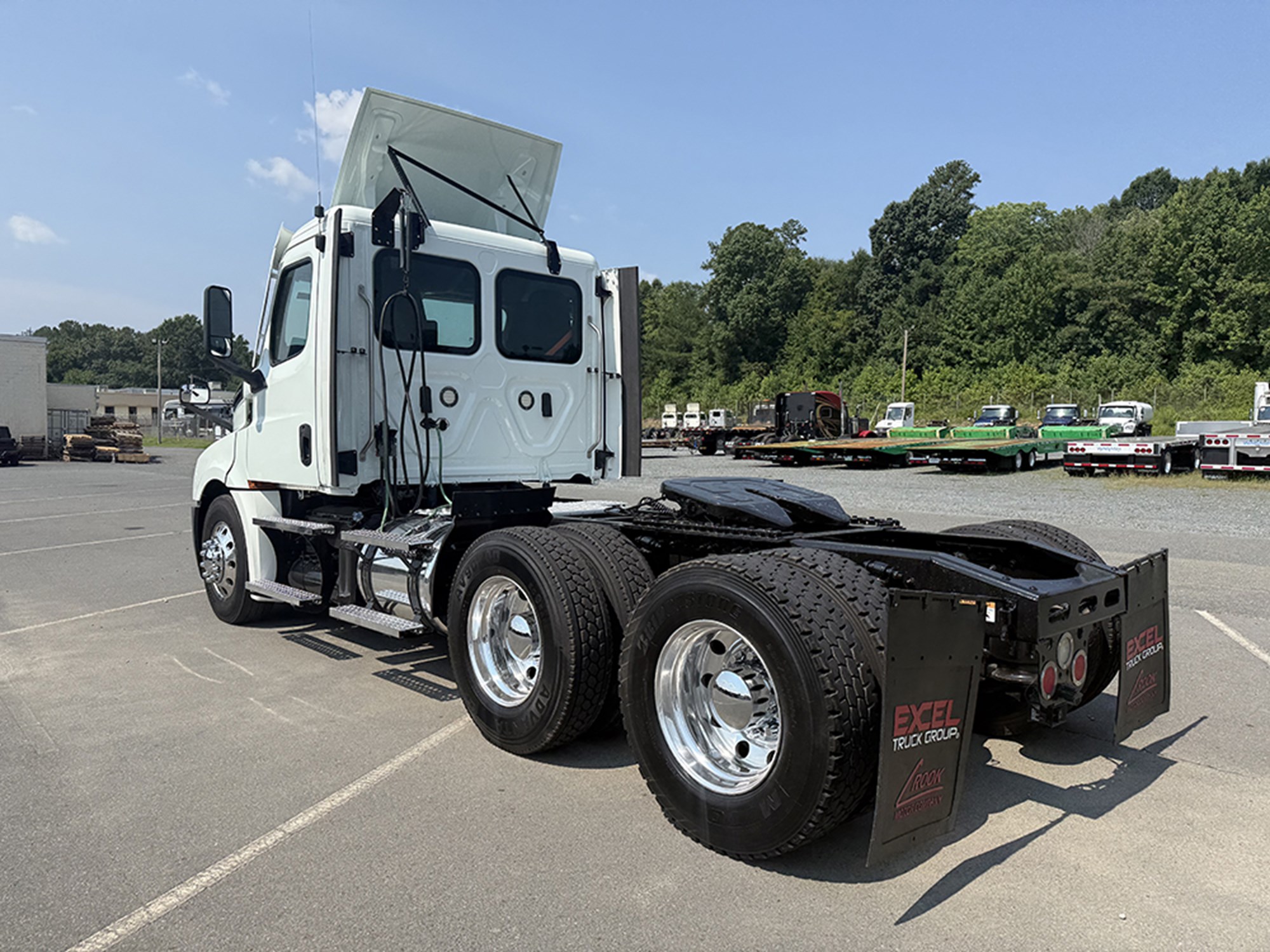 2020 Freightliner Cascadia 126 - image 6 of 6