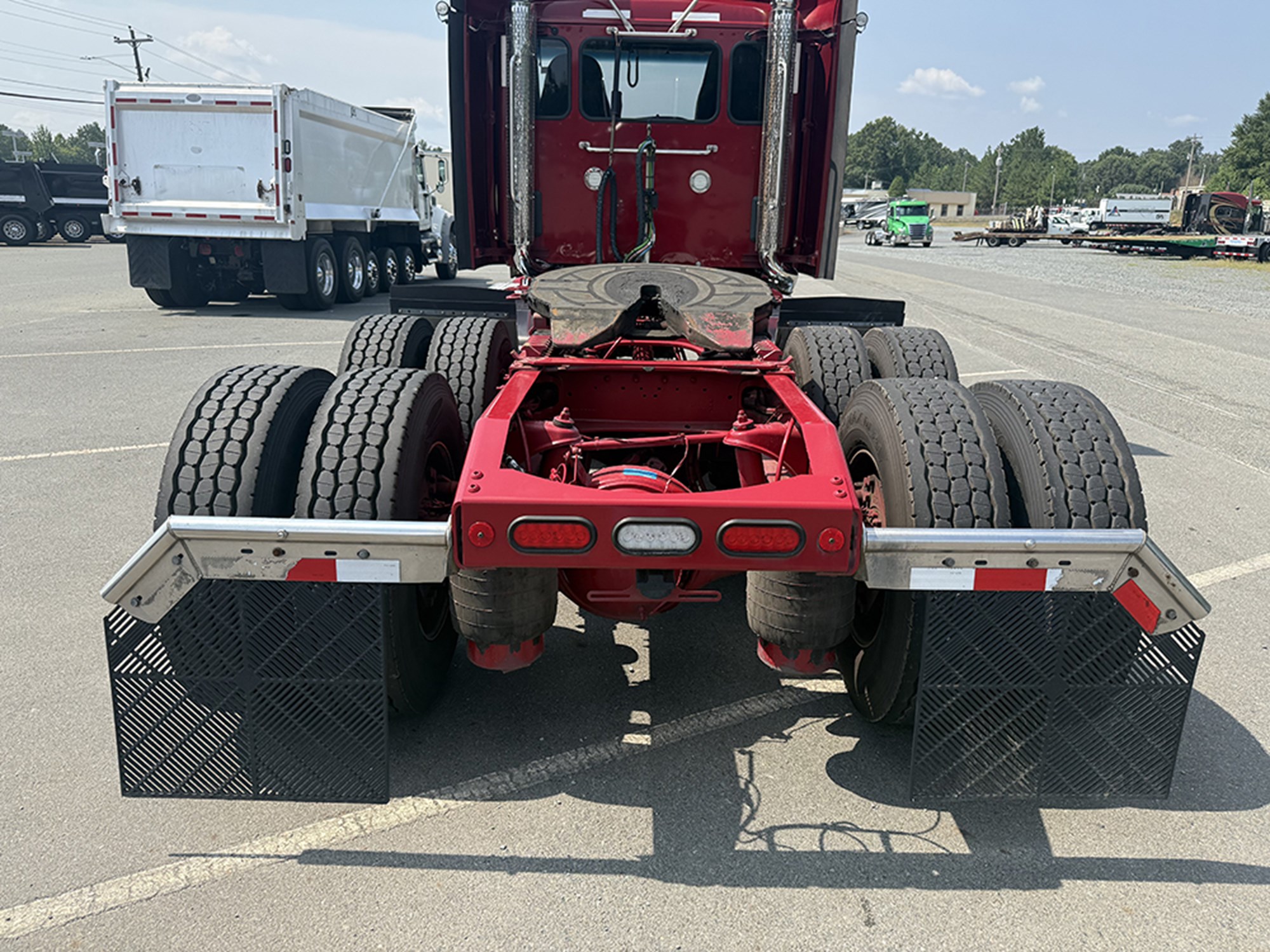 2023 Peterbilt 567 2023 Peterbilt 567 - image 5 of 6