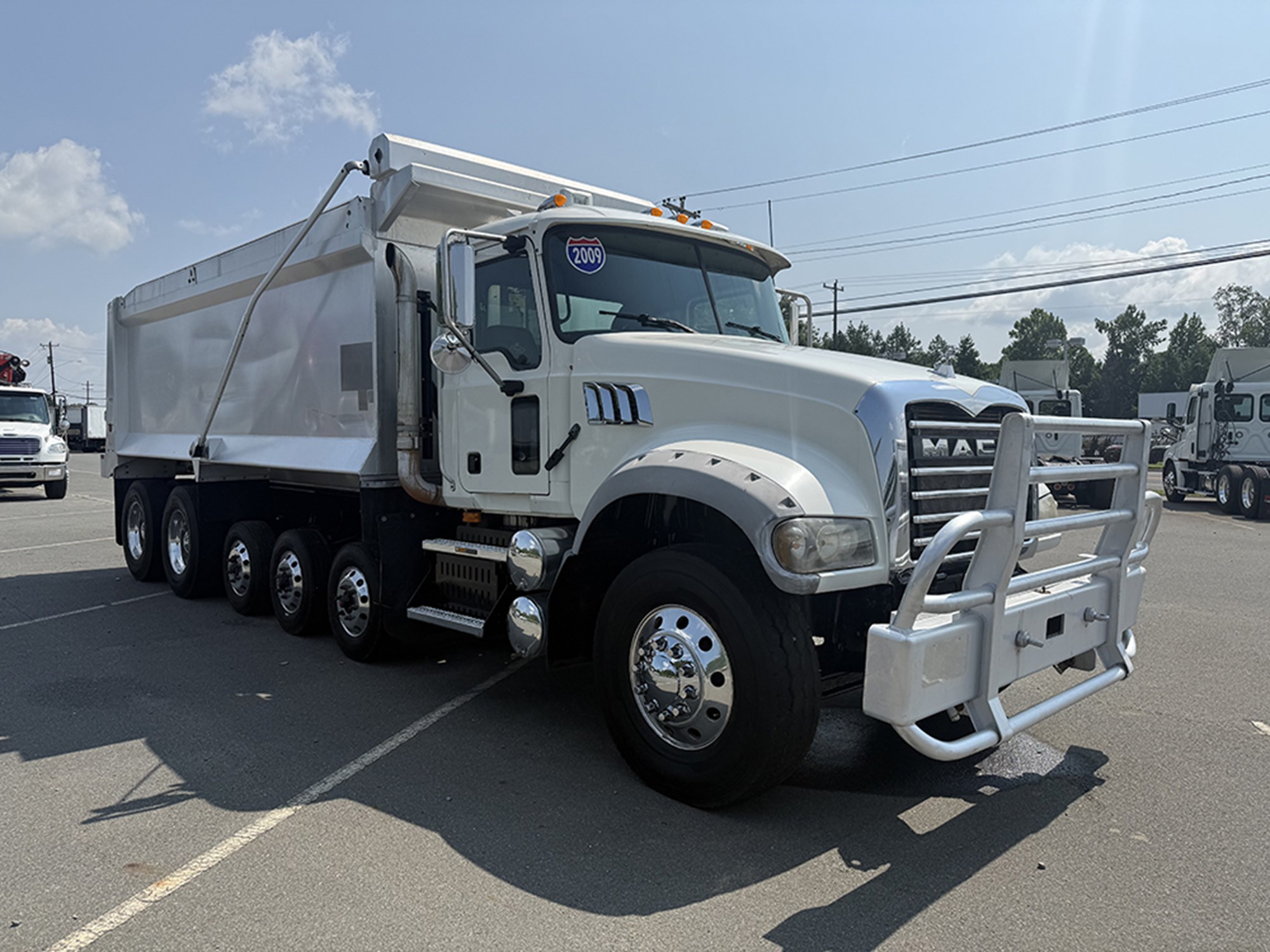 2009 Mack CV713 2009 Mack CV713 - image 2 of 6