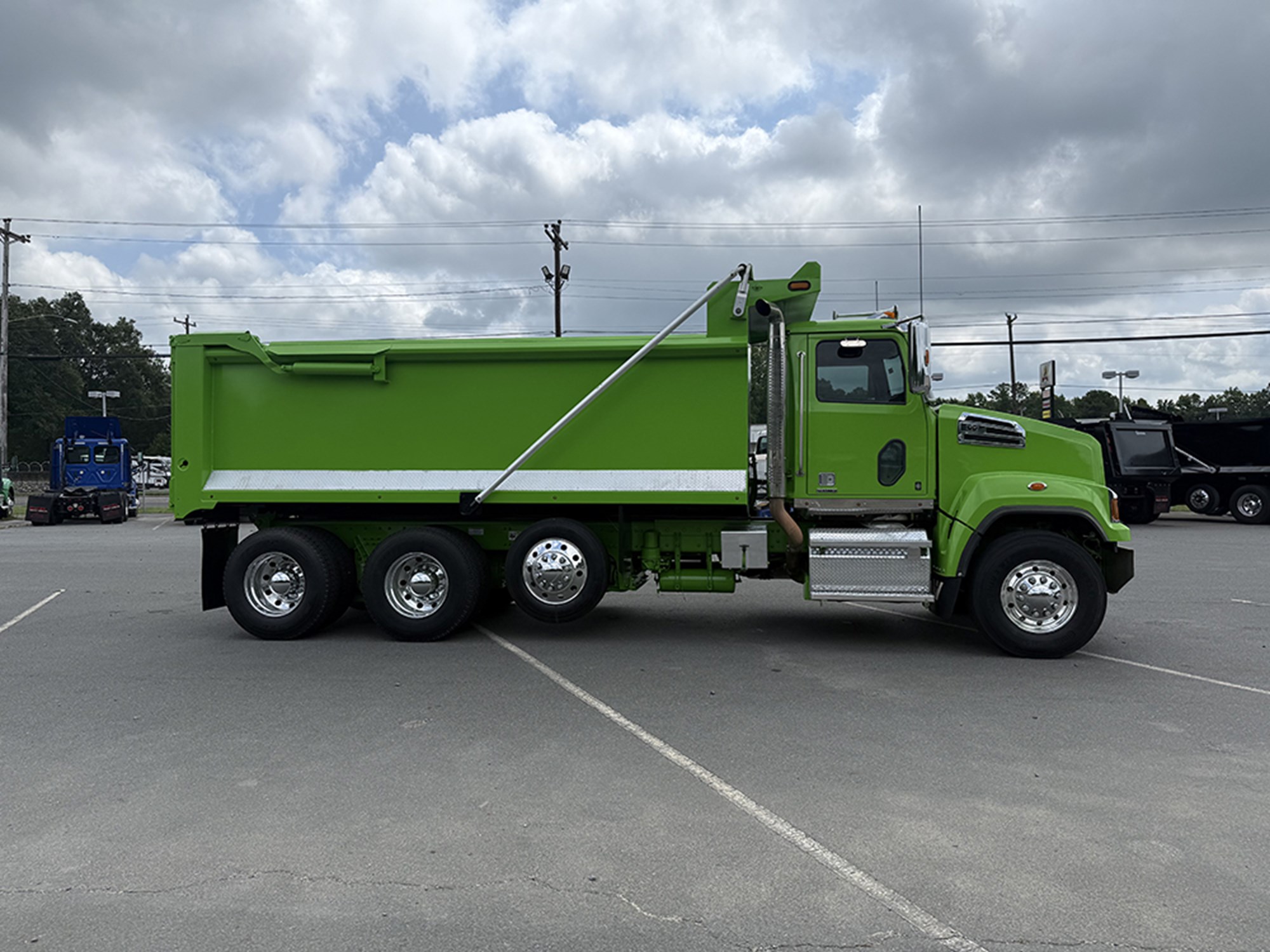 2021 Western Star 4700SF 2021 Western Star 4700SF - image 3 of 6
