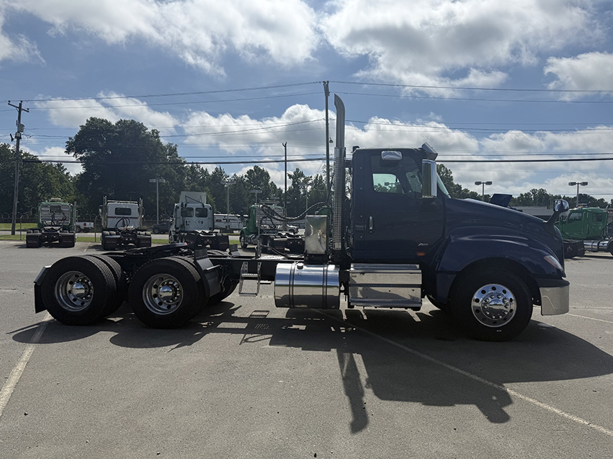 2023 International LT62F 2023 International LT62F - image 3 of 6