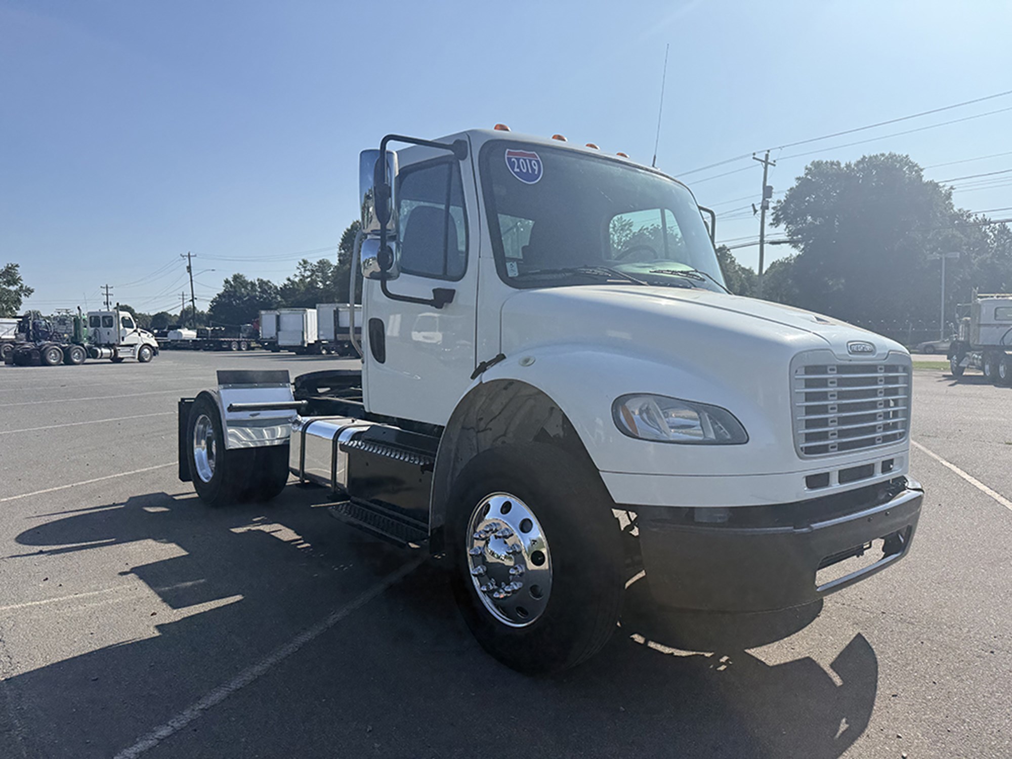 2019 Freightliner M2 2019 Freightliner M2 - image 2 of 6