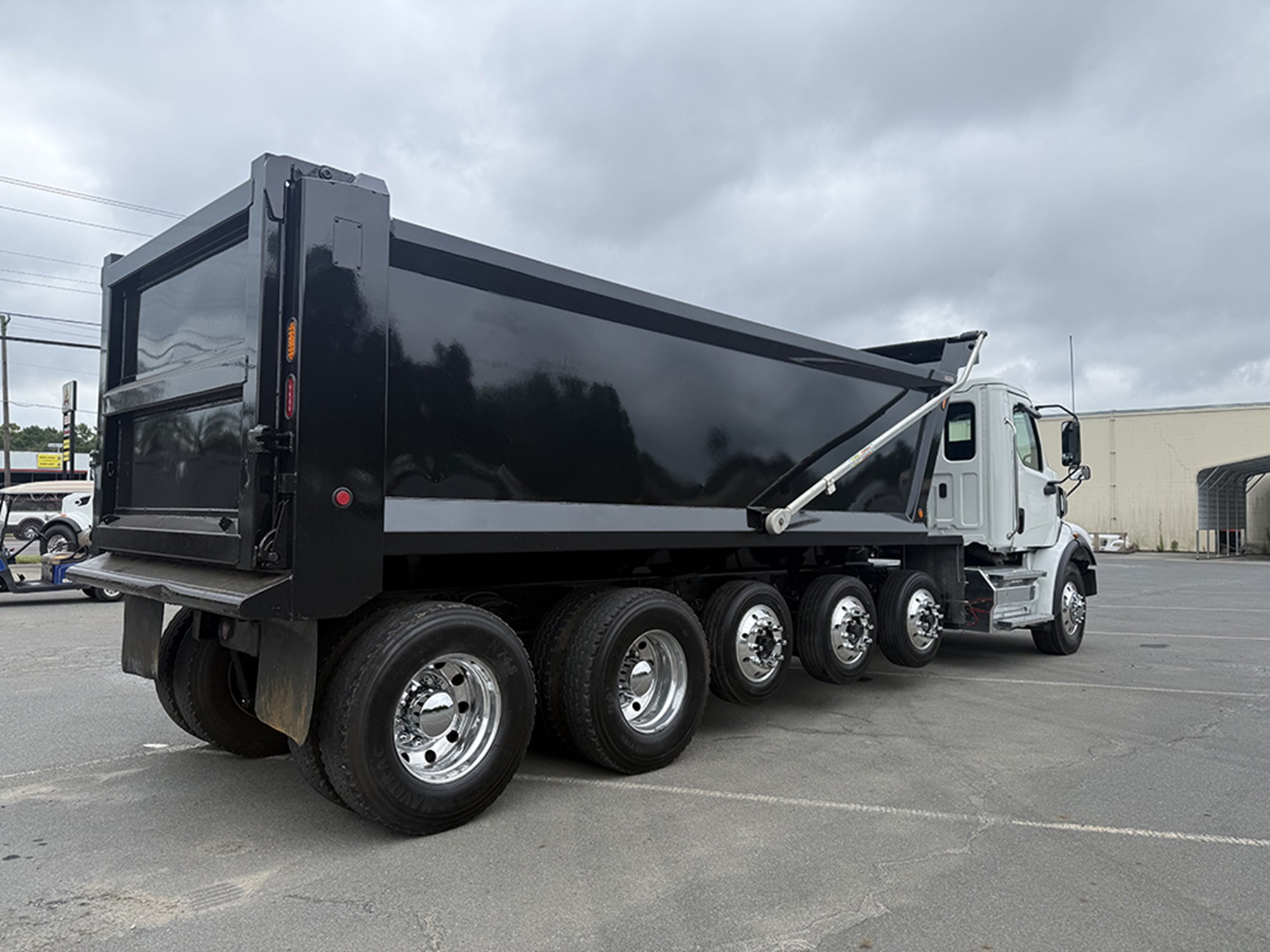 2025 Western Star 47X 2025 Western Star 47X - image 4 of 6