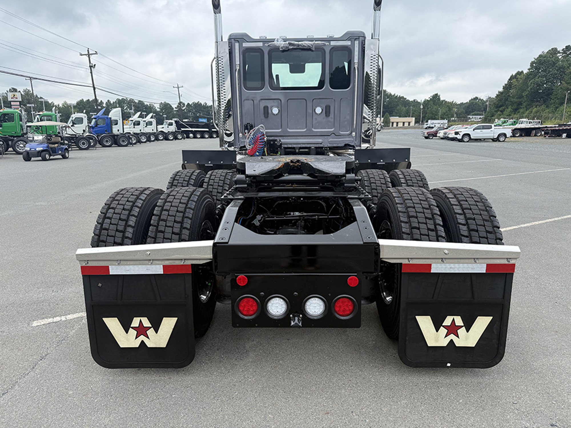 2027 Western Star 49X 2027 Western Star 49X - image 5 of 6