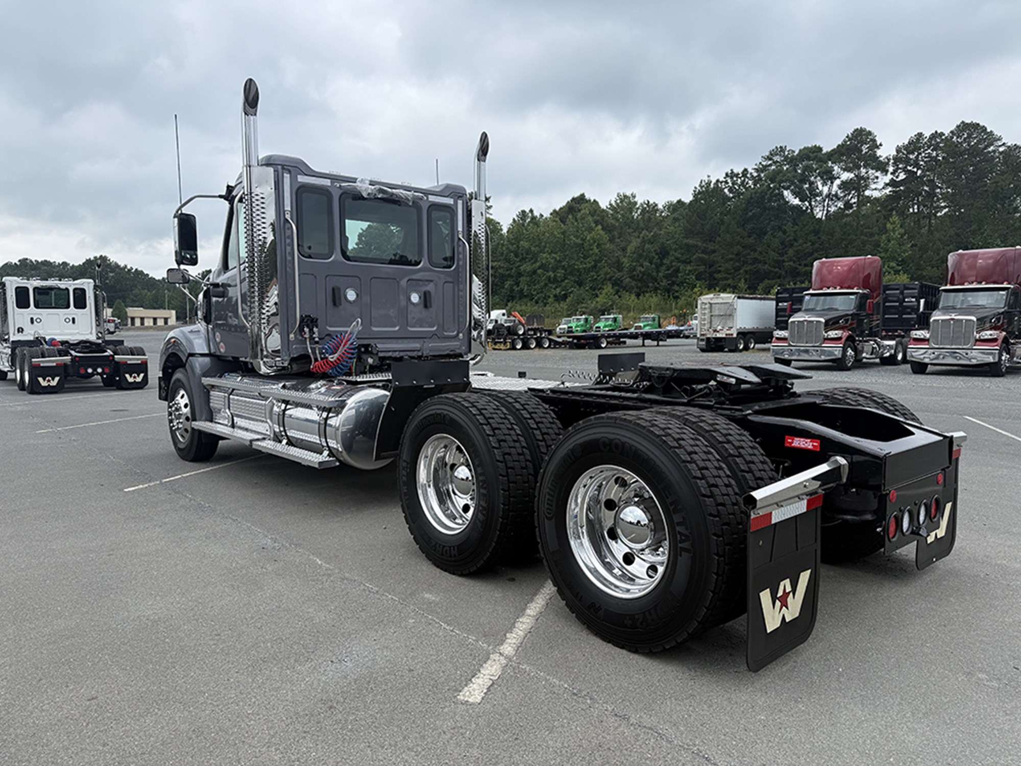 2027 Western Star 49X 2027 Western Star 49X - image 6 of 6