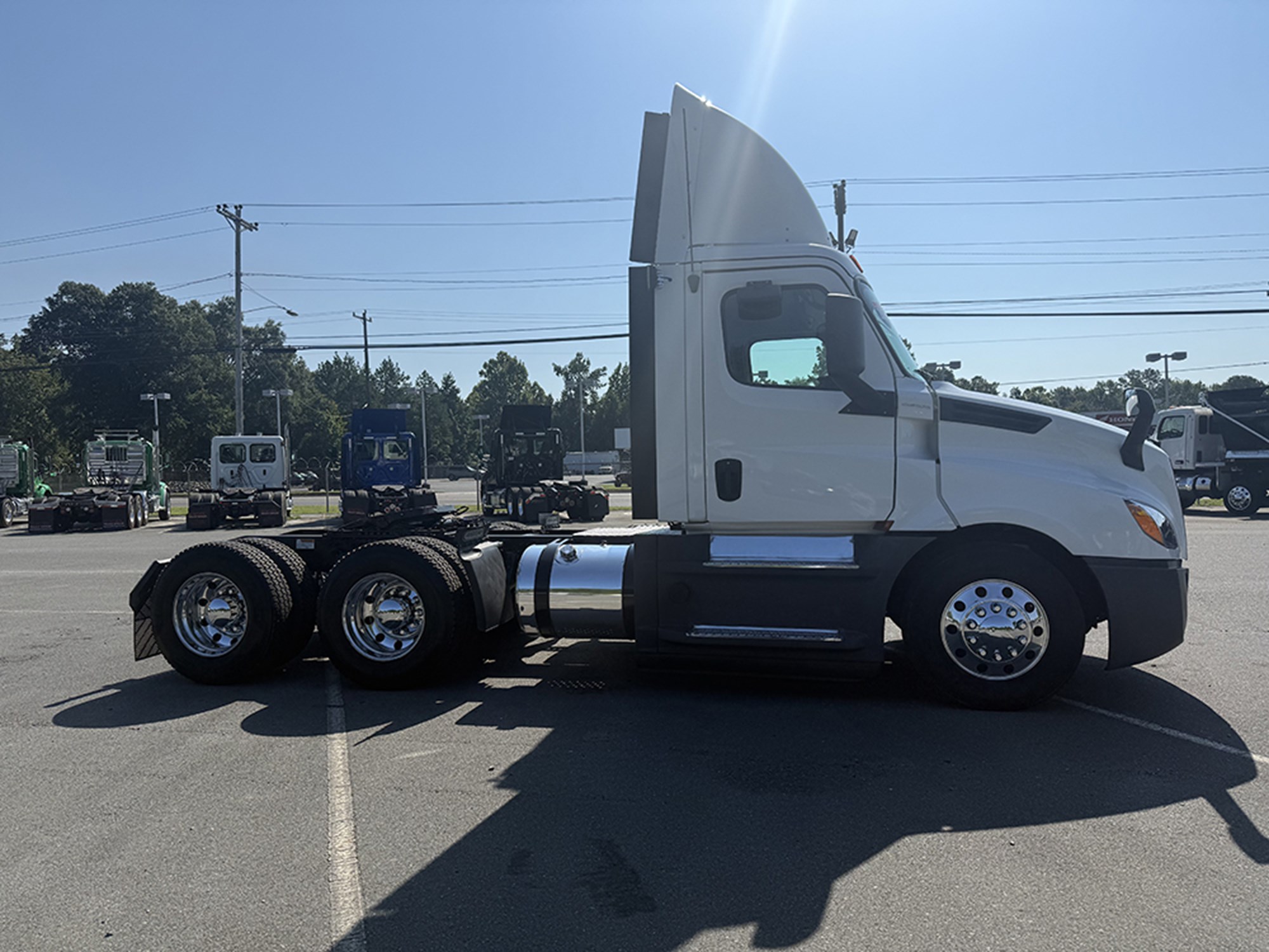 2020 Freightliner Cascadia in Chesapeake, VA — photo 3