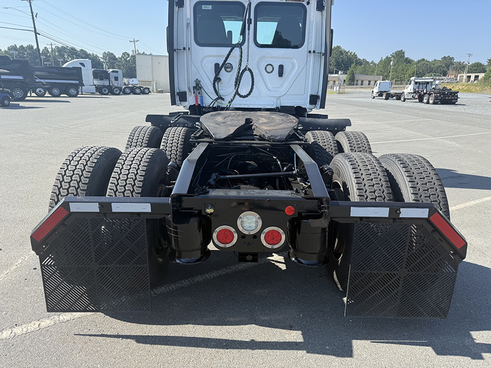 2020 Freightliner Cascadia in Chesapeake, VA — photo 5