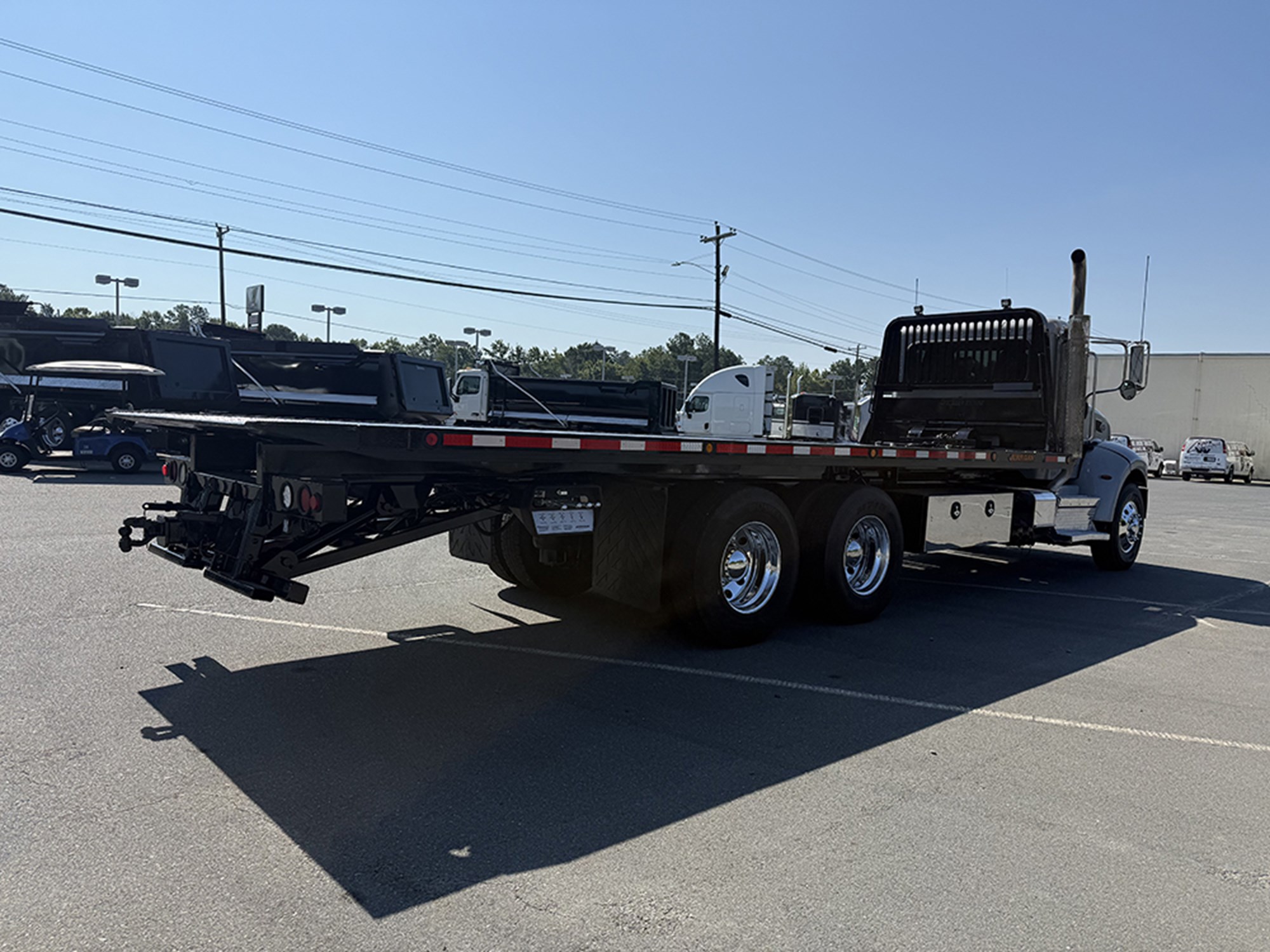 2019 Peterbilt 348 2019 Peterbilt 348 - image 4 of 6
