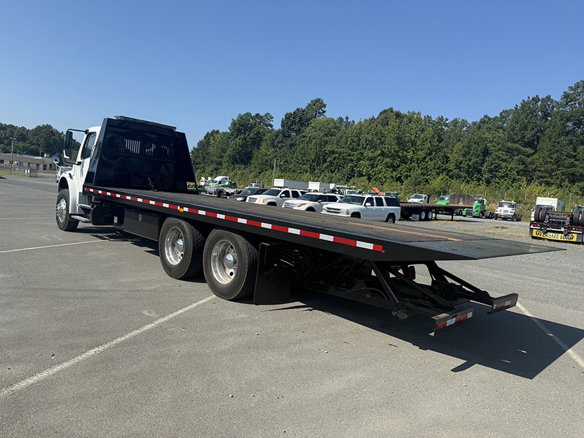 2016 Freightliner M2 106 — photo 6