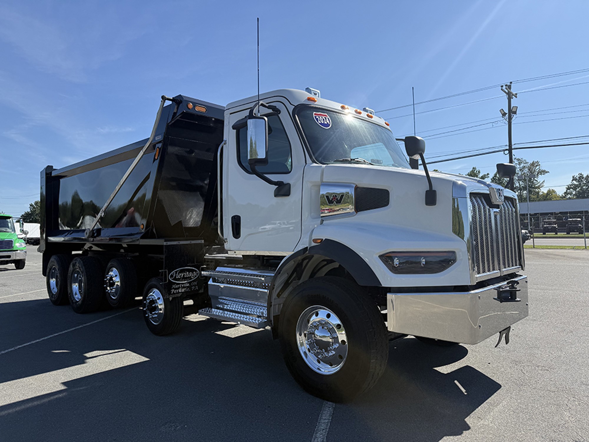 2024 Western Star 47X 2024 Western Star 47X - image 2 of 6