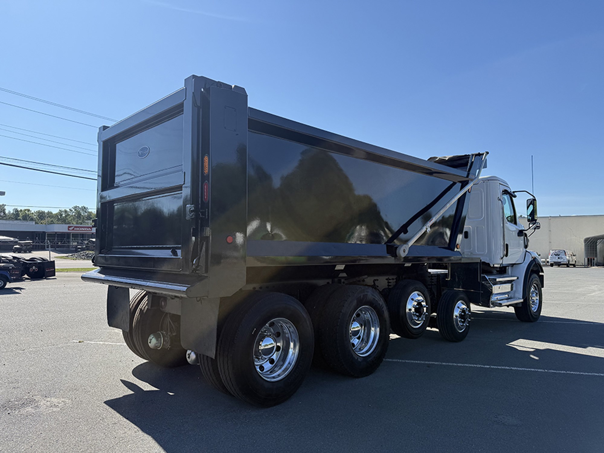 2024 Western Star 47X 2024 Western Star 47X - image 4 of 6