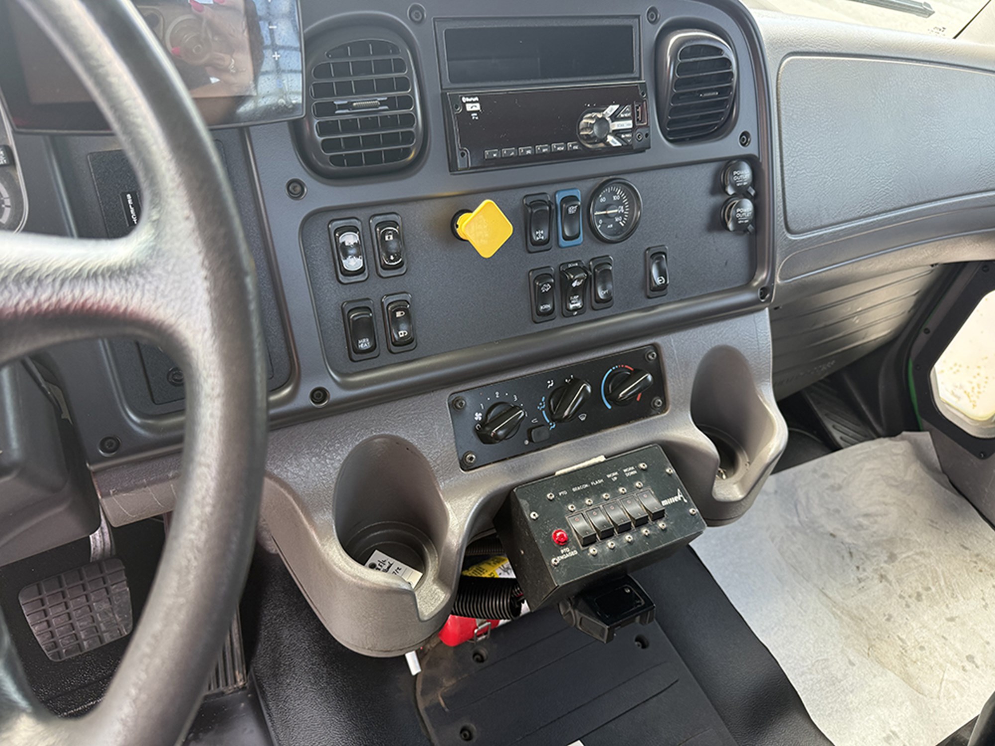 2018 Freightliner M2 1789495662679 2018 Freightliner M2 1789495662679