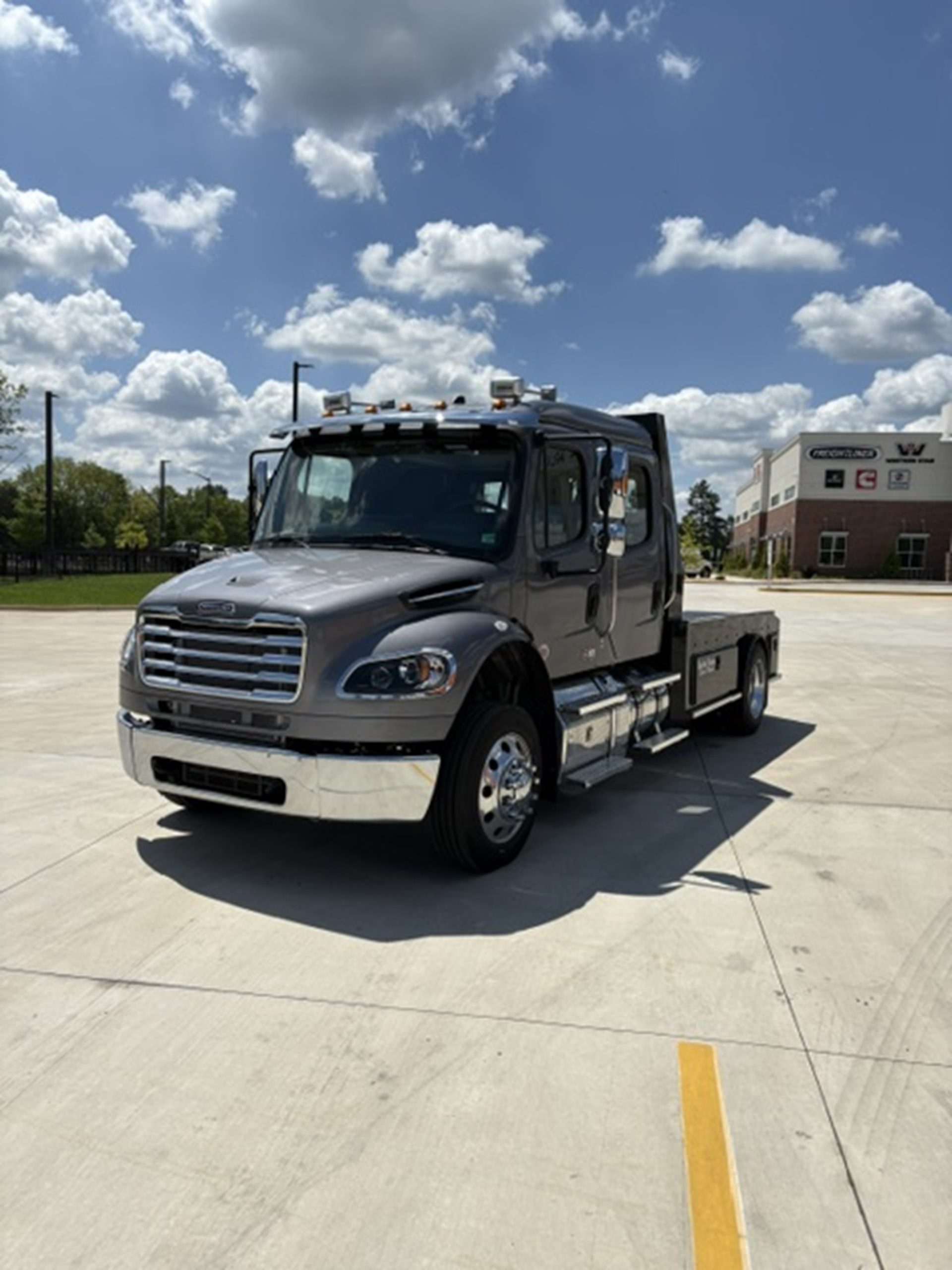 2026 Freightliner M2106 2026 Freightliner M2106 - image 1 of 6