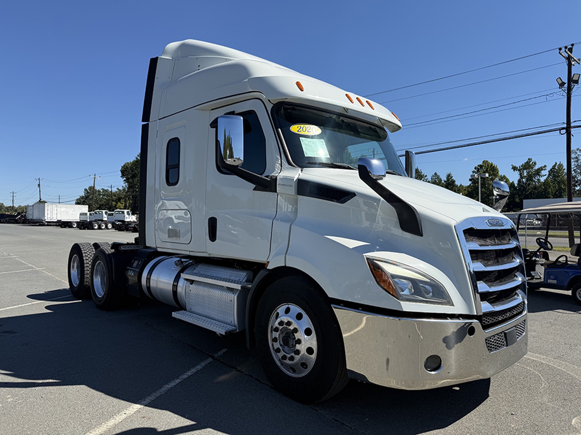 2020 Freightliner Cascadia 116 2020 Freightliner Cascadia 116 - image 2 of 6