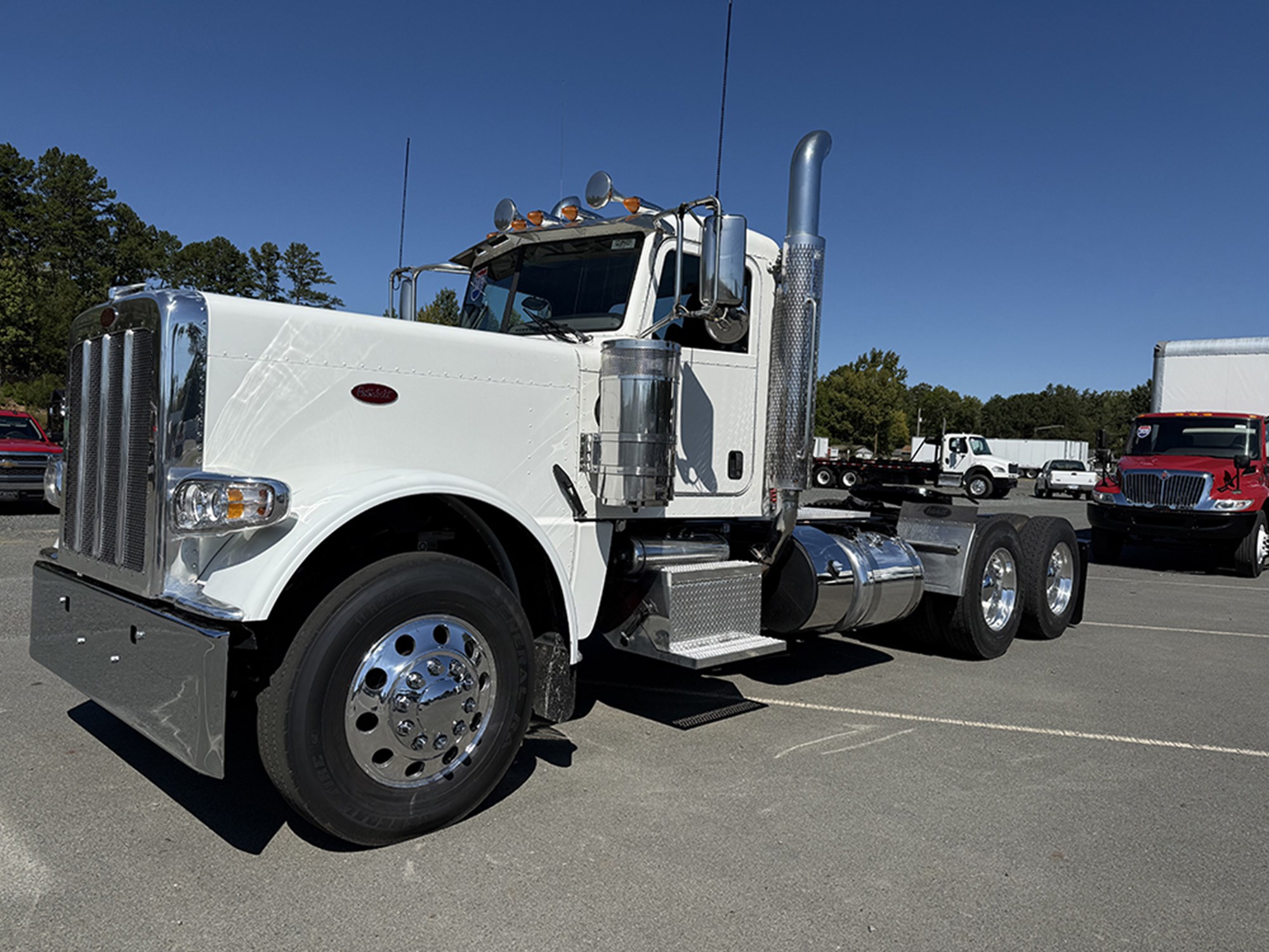 2019 Peterbilt 389 2019 Peterbilt 389 - image 1 of 6