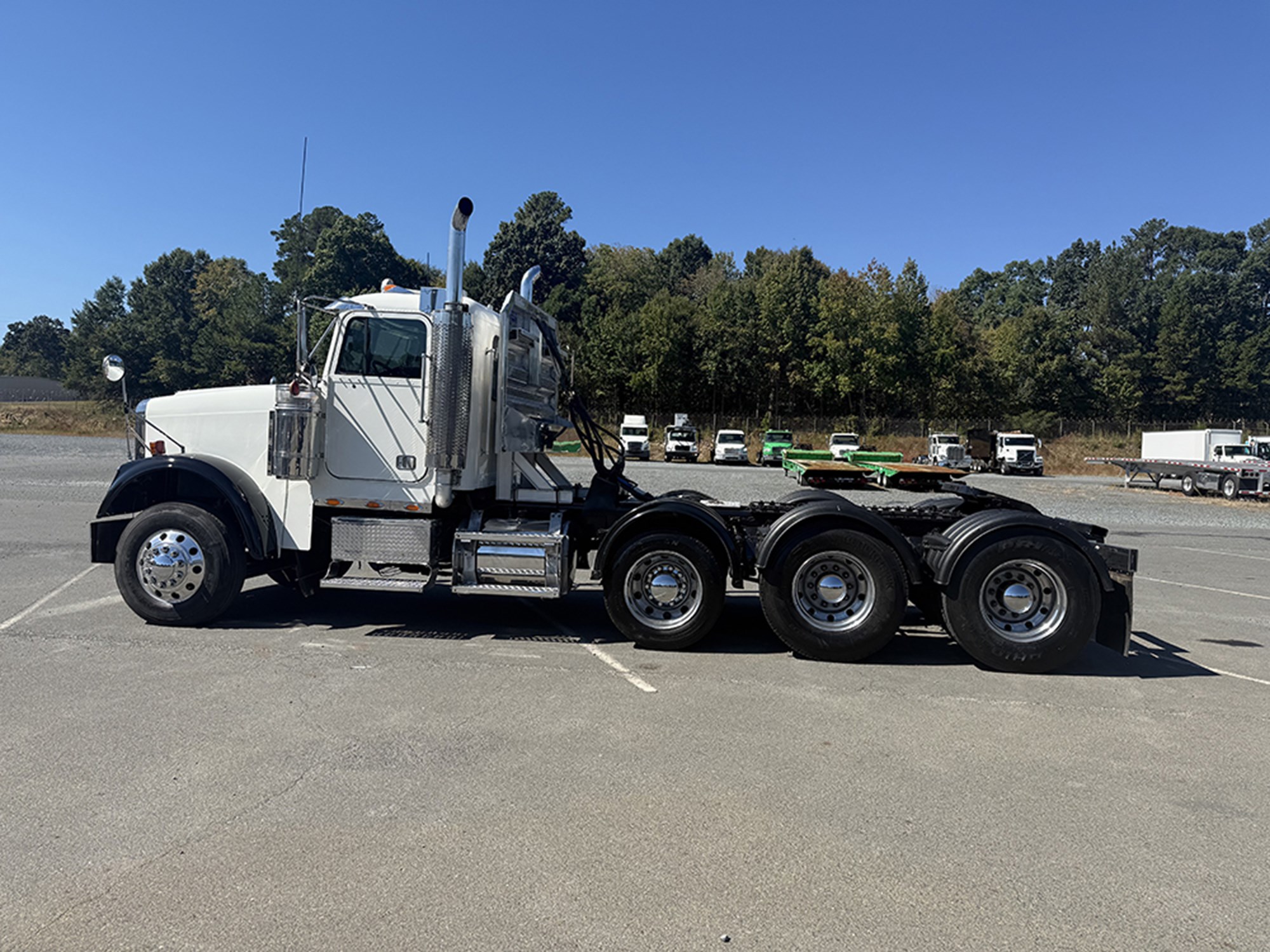 2007 Freightliner FLD120 1791395344417 2007 Freightliner FLD120 1791395344417