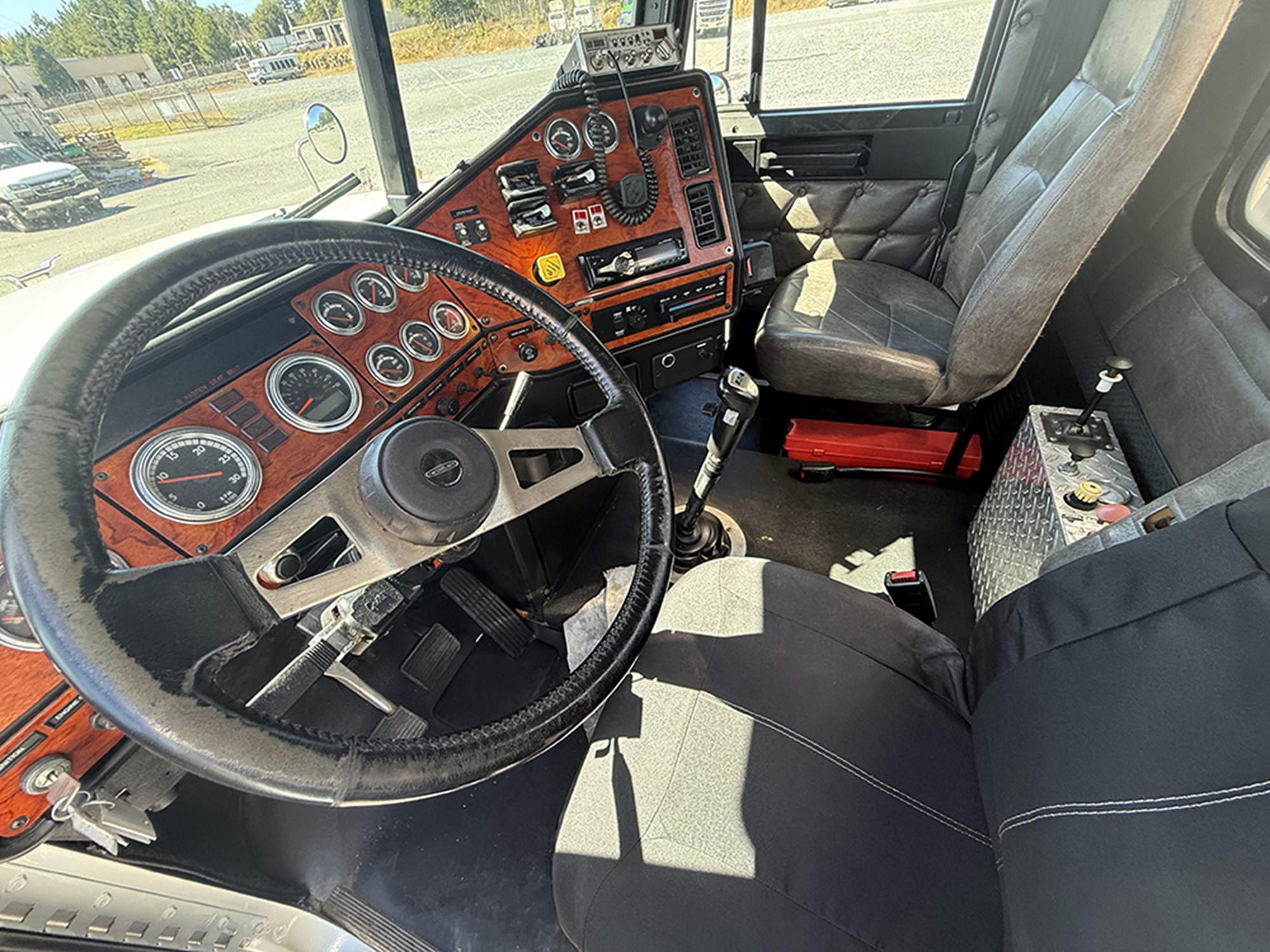 2007 Freightliner FLD120 1791395344628 2007 Freightliner FLD120 1791395344628