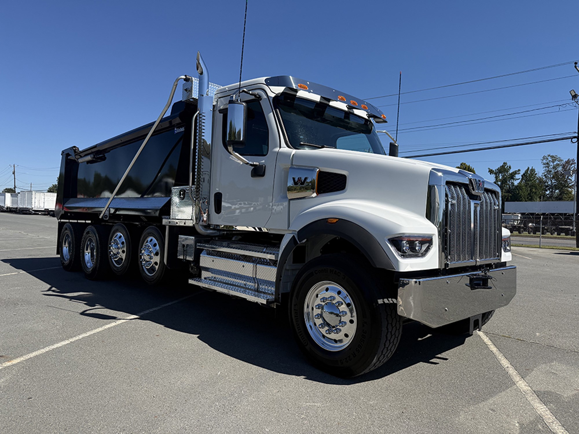 2027 Western Star 49X 2027 Western Star 49X - image 2 of 6