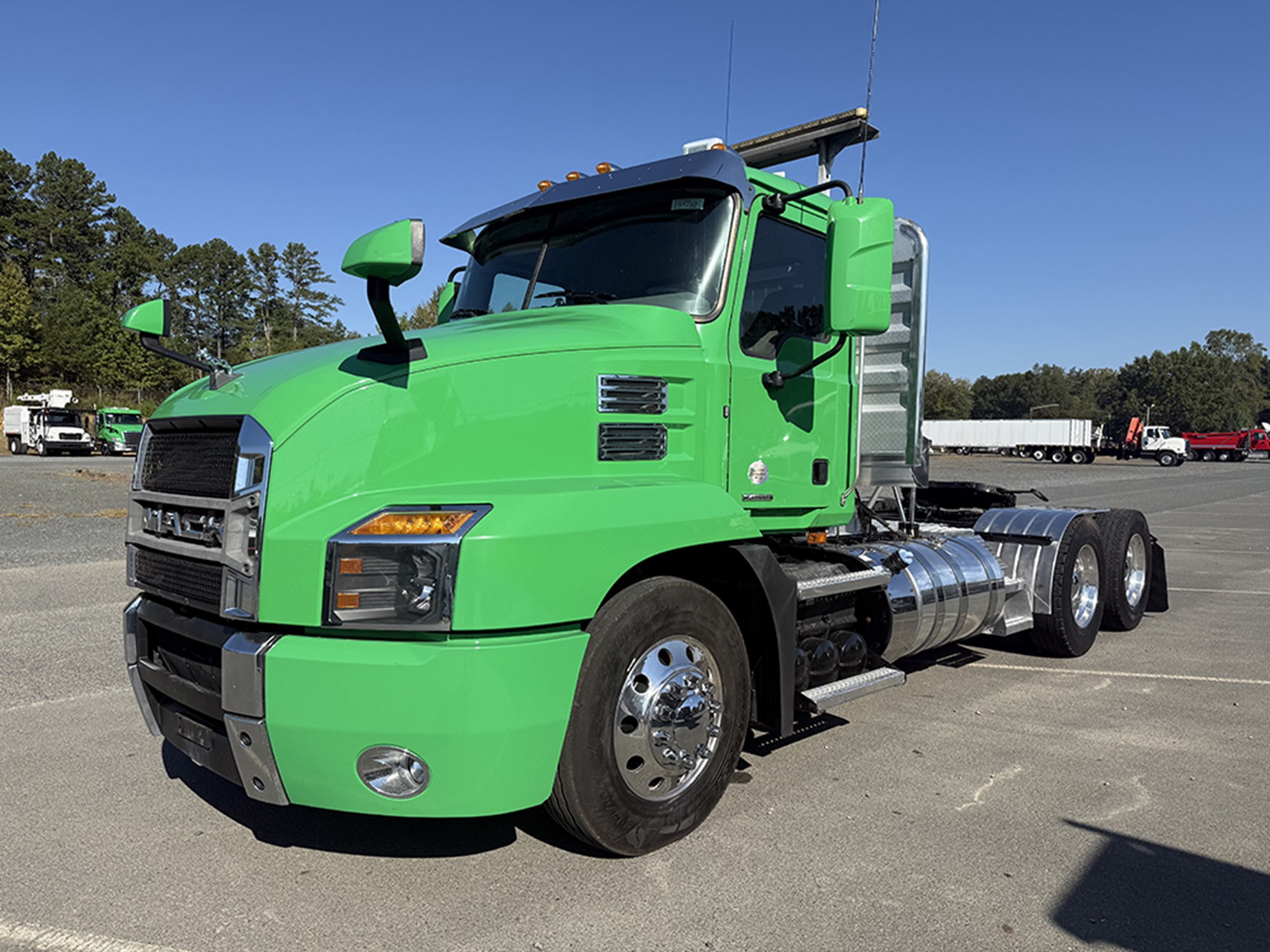 2020 Mack Anthem 2020 Mack Anthem - image 1 of 6