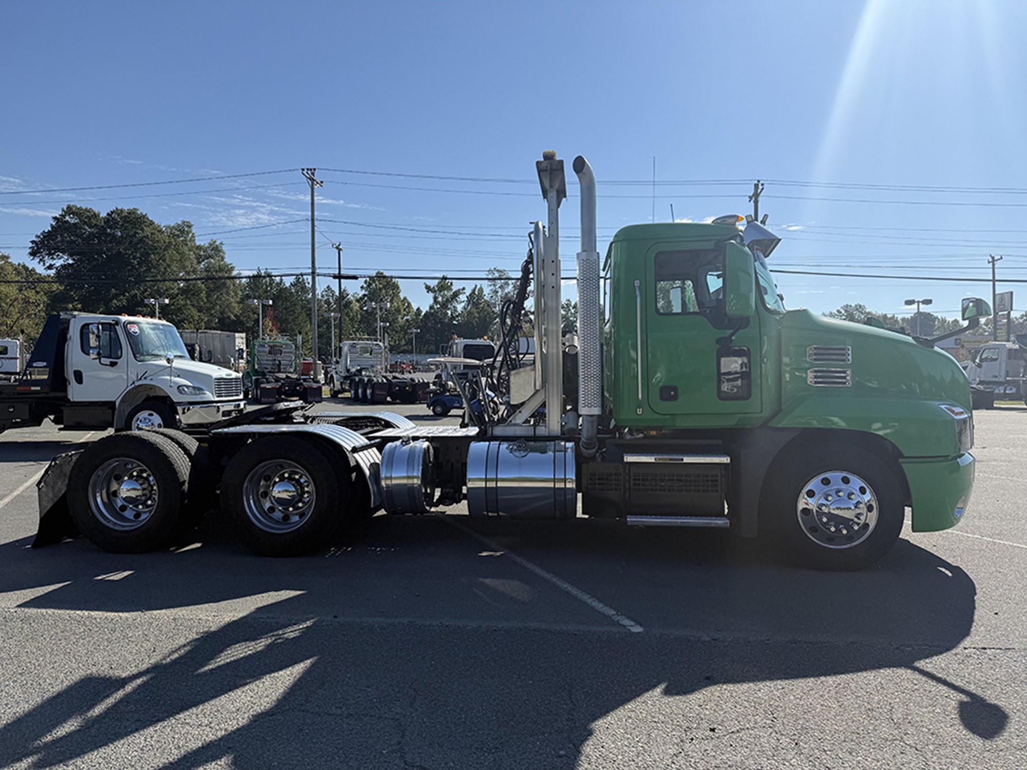 2020 Mack Anthem 2020 Mack Anthem - image 3 of 6