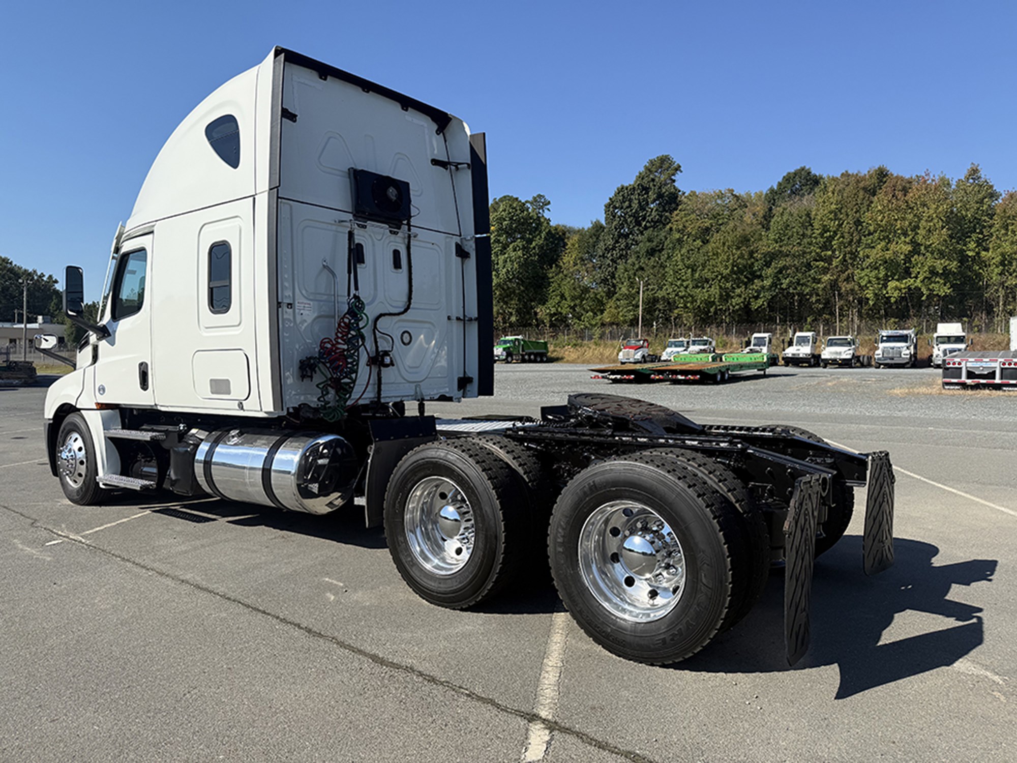 2020 Freightliner Cascadia 126 2020 Freightliner Cascadia 126 - image 6 of 6