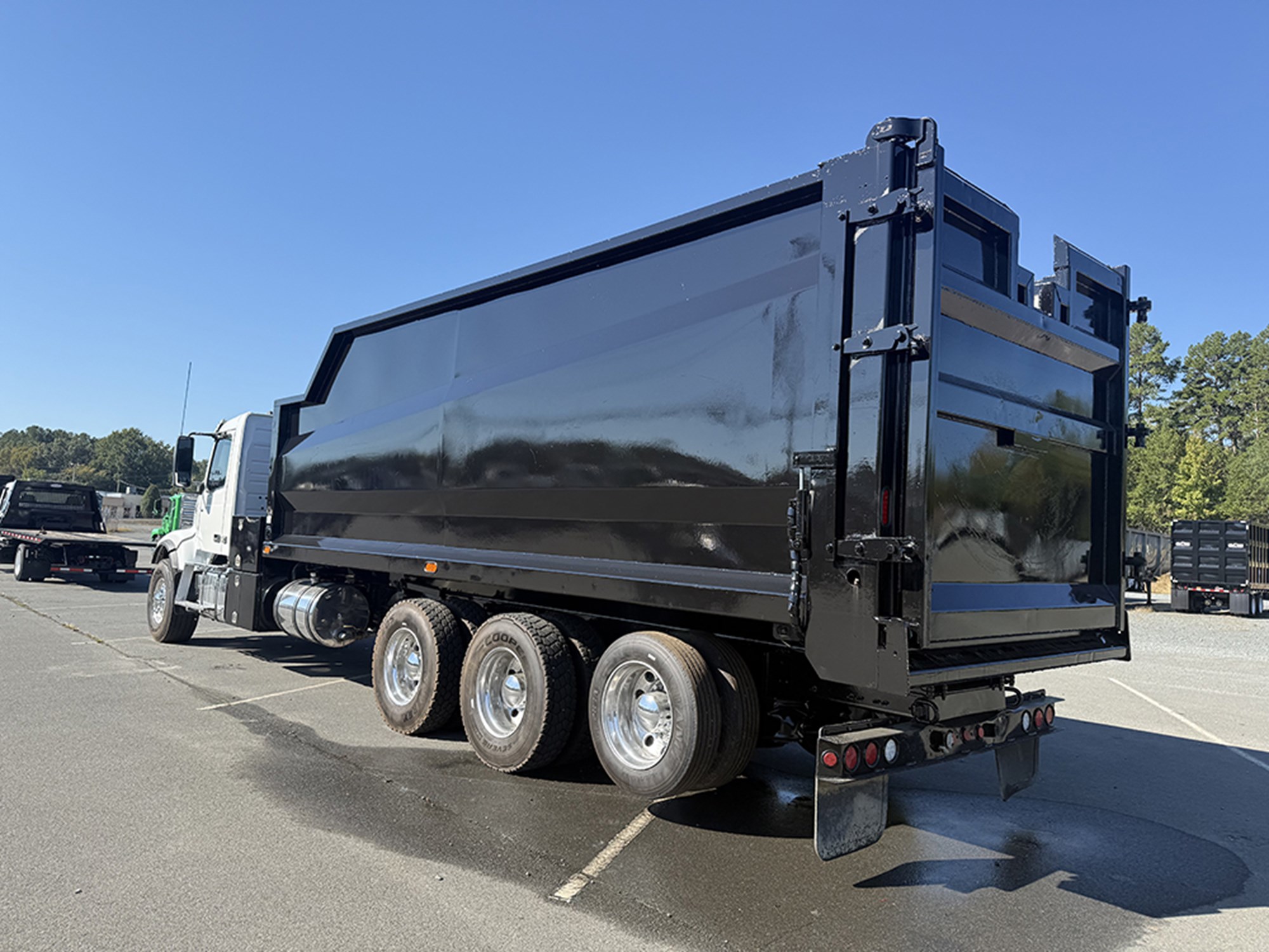 2020 Volvo VHD 2020 Volvo VHD - image 6 of 6