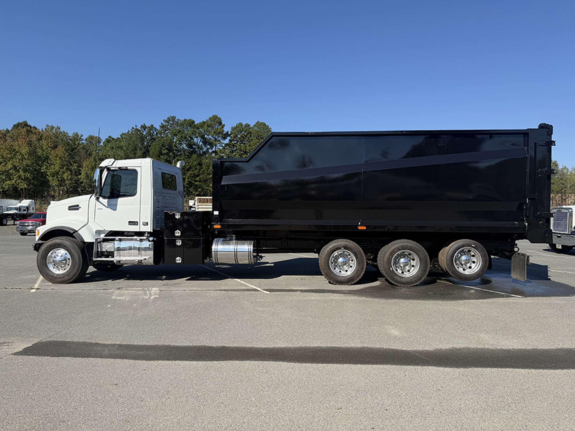 2020 Volvo VHD 1791904979671 2020 Volvo VHD 1791904979671