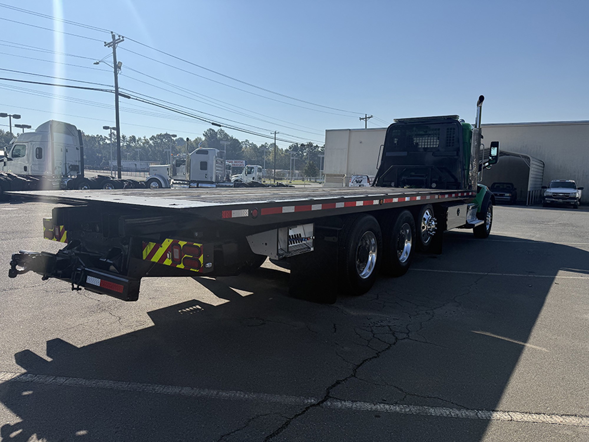 2020 Peterbilt 567 2020 Peterbilt 567 - image 4 of 6