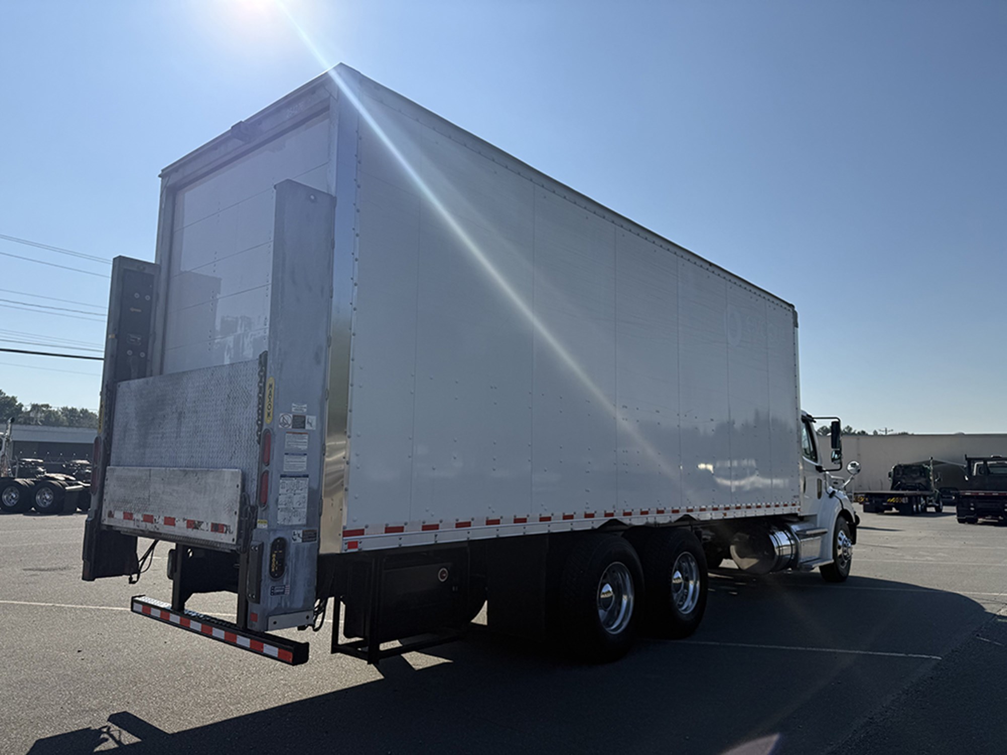 2019 Freightliner M2 2019 Freightliner M2 - image 4 of 6